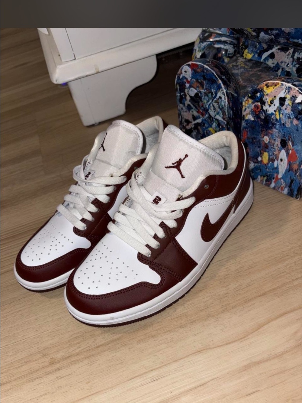 Jordan Low Top Sneakers - White & Maroon